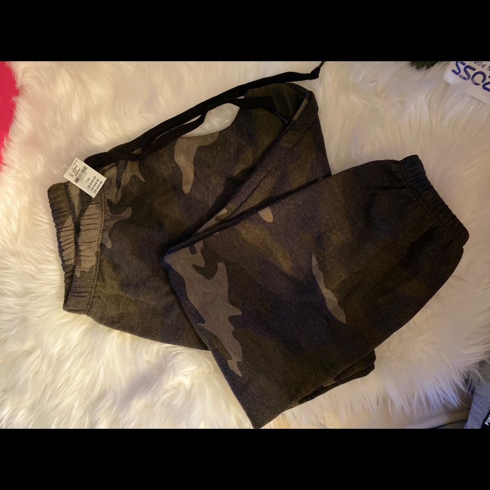 PINK Camouflage sweatpants and hoodie new!